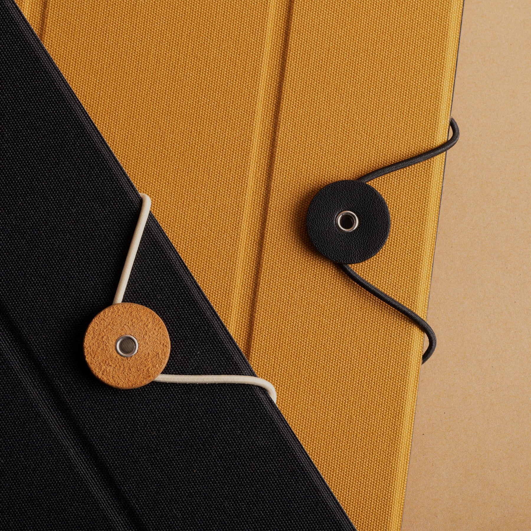 #color_kraft
#color_black