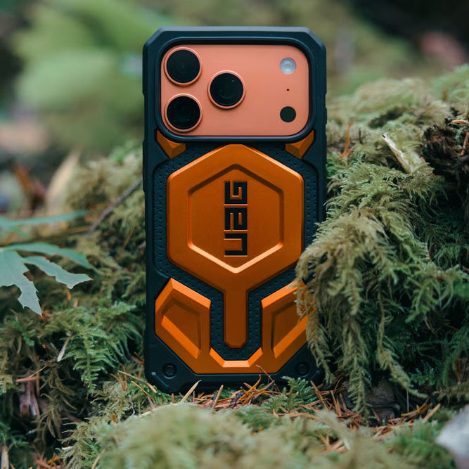 UAG Urban Armor Gear Exclusive Monarch Pro iPhone 17 Pro Max Case