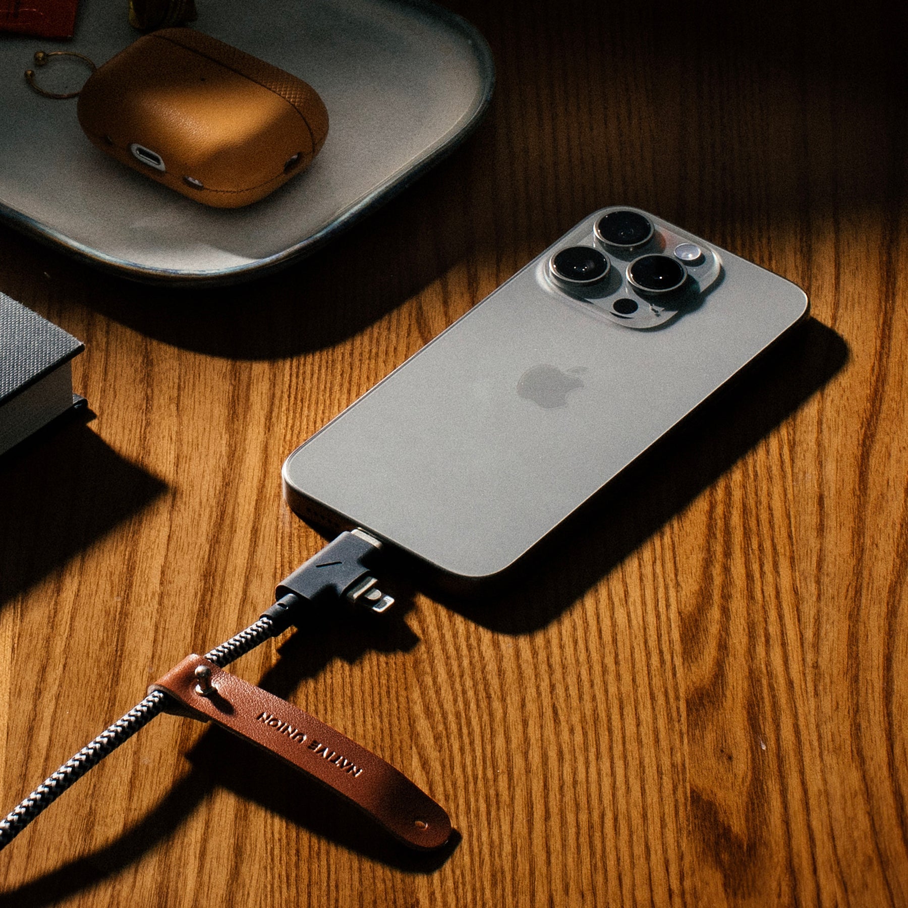 Native Union Belt Cable Duo Pro 240W (USB-C to USB-C & Lightning) THE 2-IN-1 UNIVERSAL CABLE FOR ALL YOUR DEVICES