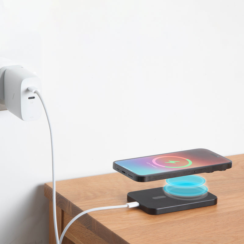 Native Union (Re)Classic Power Bank | Magnetic The slimmest 5000mAh power bank for an extra 100% charge