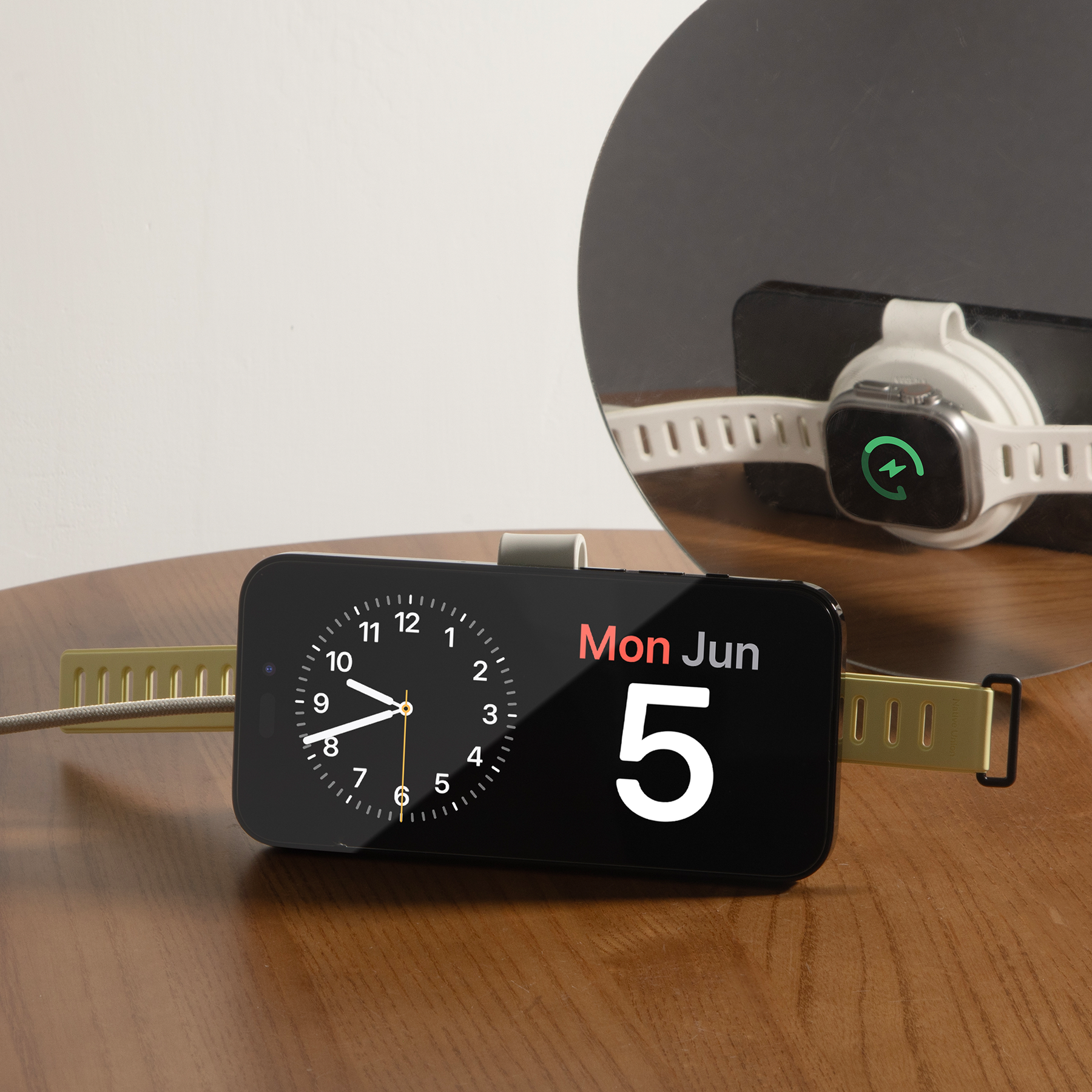 Native Union Voyage 2-in-1 Magnetic Wireless Charger The space-saving multi-device charging station for all your travels