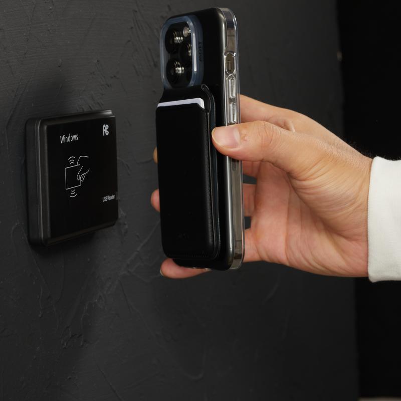 MOFT Flash Wallet & Stand - Compatible Models: iPhone 12/13/14/15/16 series (Plus/Pro/Pro Max) and MagSafe-compatible cases. Works with non-MagSafe phones using the included metal ring.