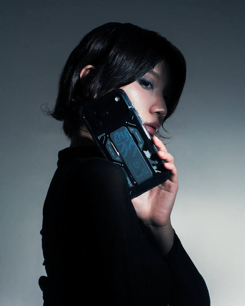 Skinarma HELIO Mag-Charge iPhone 17 Pro with Grip-Stand
