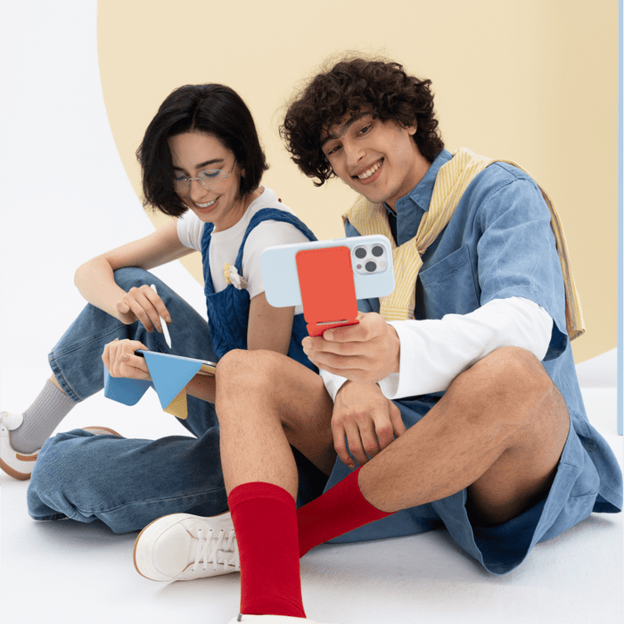 Moft Snap Phone Tripod Stand - Compatible Models: iPhone 12/13/14/15/16/17 series (Plus/Pro/Pro Max) and MagSafe-compatible cases. Works with non-MagSafe phones using the included metal ring.