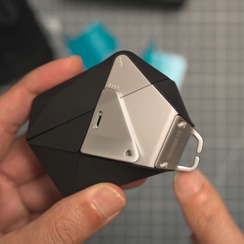 Aulumu A39 Geometric Case for AirPods Pro 3 | Lock & Lanyard