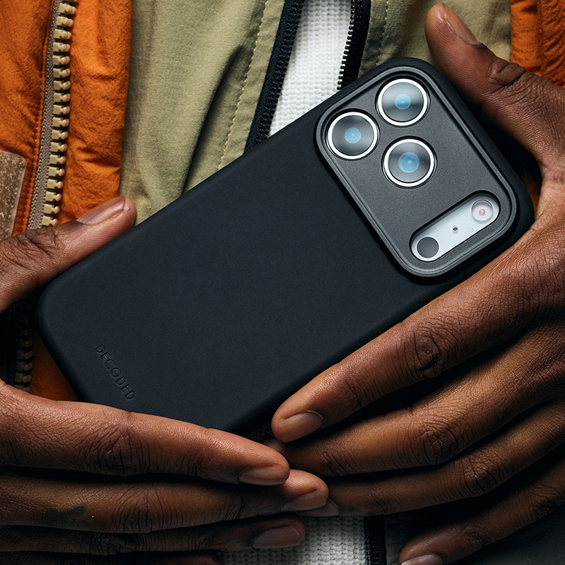 #color_Phantom Black